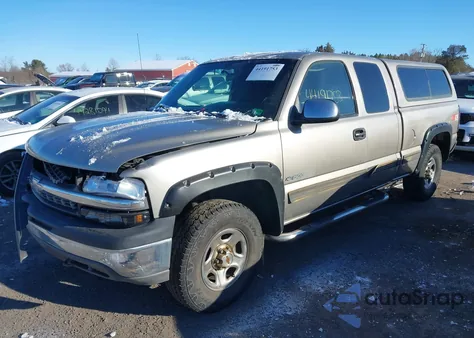 2000 Chevrolet Silverado 1500 Ls z USA, uszkodzony, nr VIN 1GCEK19V3YE417485